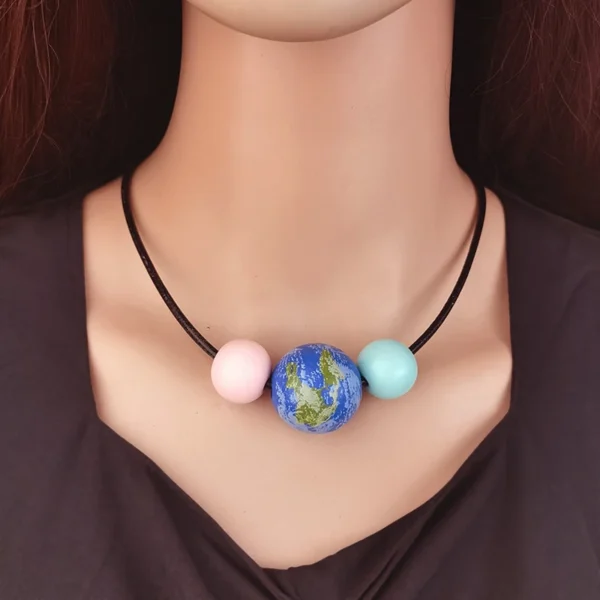 Vintage Wood Beads Printing Earth Jupiter Saturn Pendant Short Choker Necklace for Women Jewelry