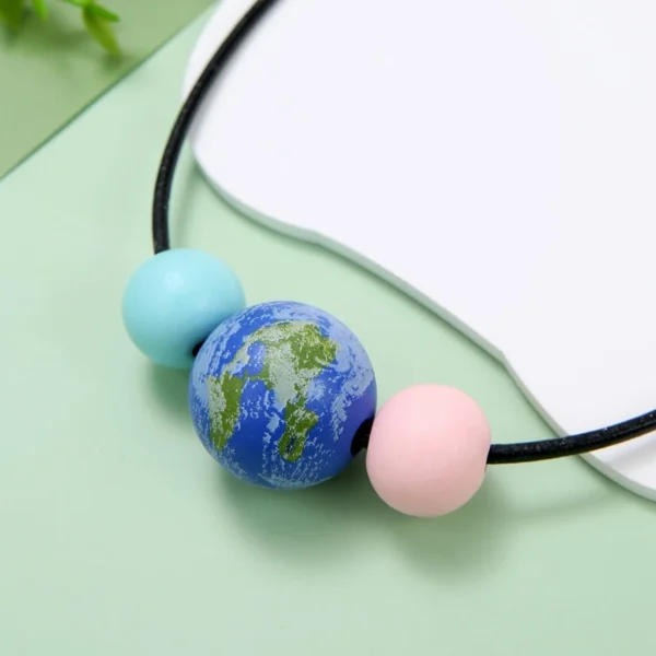 Vintage Wood Beads Printing Earth Jupiter Saturn Pendant Short Choker Necklace for Women Jewelry - immagine 8